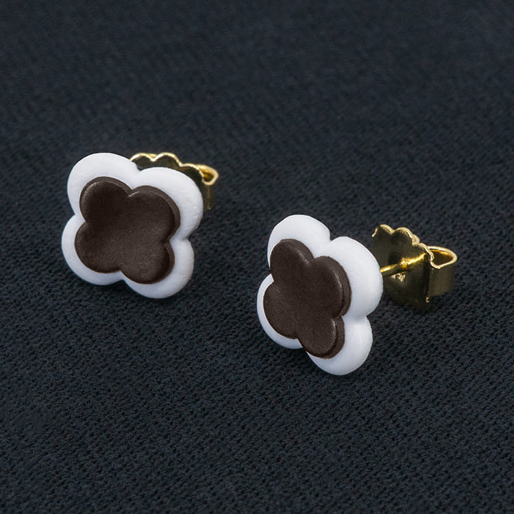 Серьги пусеты клевер Van Cleef горький шоколад (золотые)