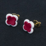 Серьги пусеты клевер Van Cleef малиновые (золотые)