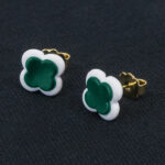 Серьги пусеты клевер Van Cleef синевато-зеленые (золотые)