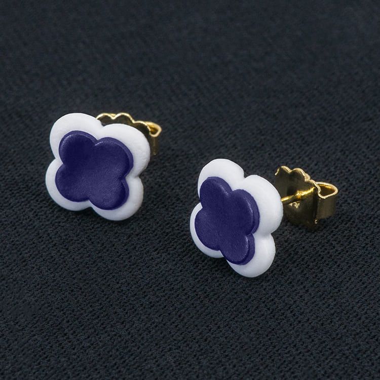 Серьги пусеты клевер Van Cleef черничные (золотые)