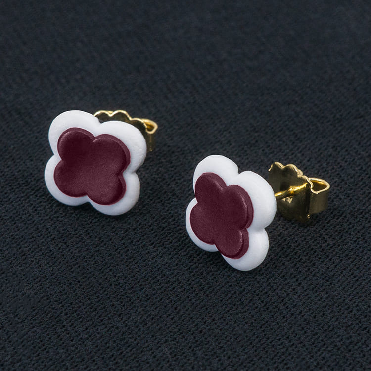 Серьги пусеты клевер Van Cleef брусничные (золотые)